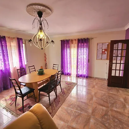 Casa Da Avo Judite Com Vista O Castelo De Tatil Evi